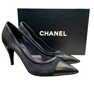 CHANEL Escarpins Interlocking CC Logo Pumps Navy Blue Size 39.5EU, 9.5US